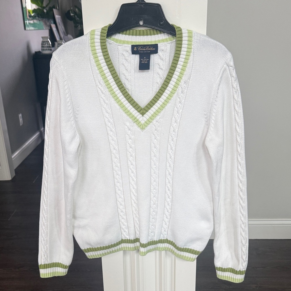 Brooks Brothers Pima Cotton White Cable Knit V-Neck Sweater with Green Trim M